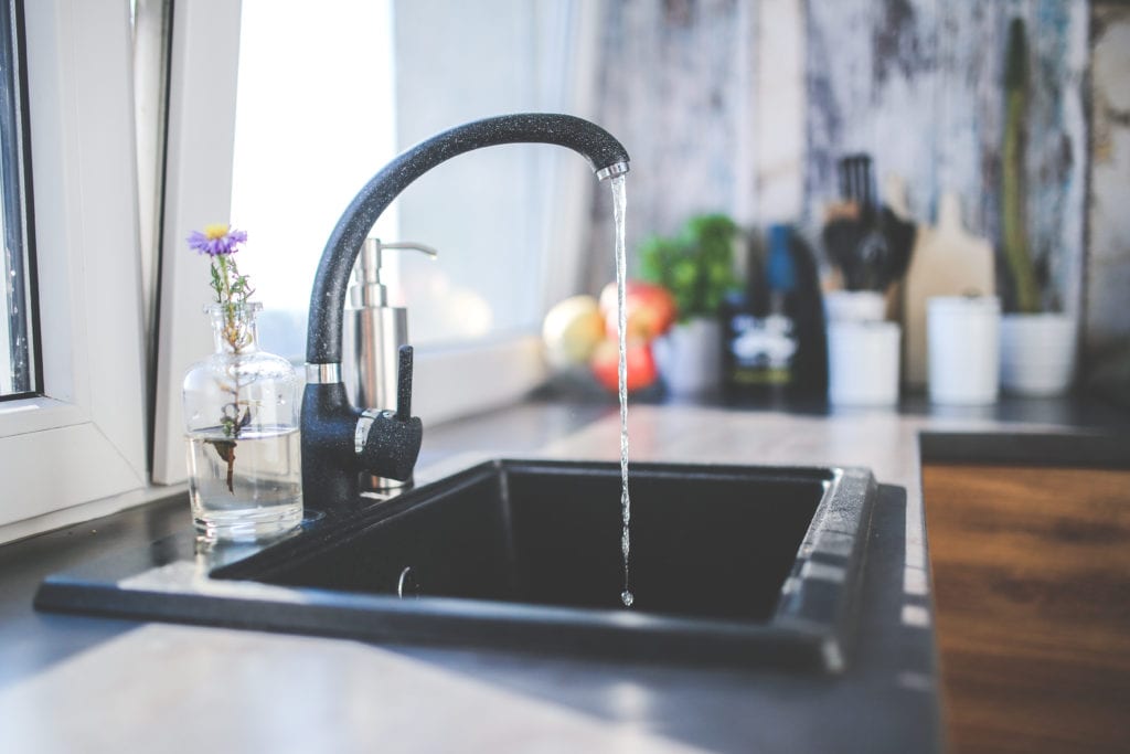 water-kitchen-black-design-1