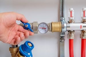 Low-water-pressure-gauge A photo of a water pressure gauge.